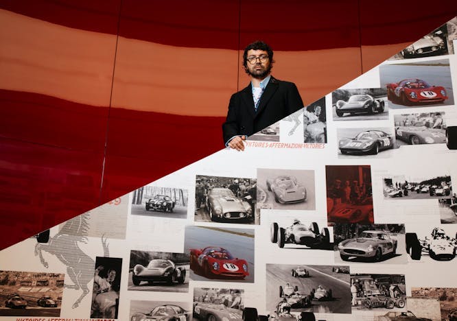 Uno ritratto di Rocco Iannone, direttore creativo moda di Ferrari.