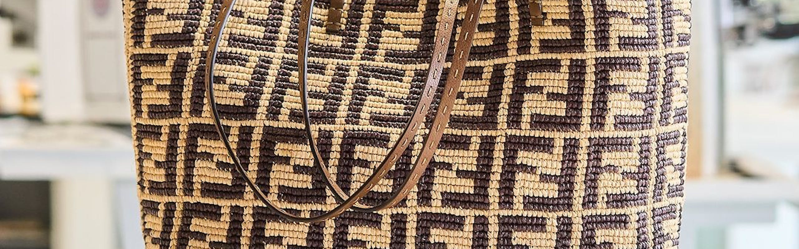 La Roll Bag di Fendi realizzata in collaborazione con Made For A Woman